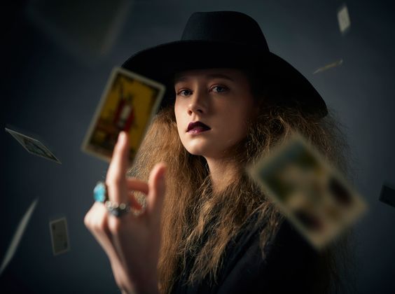 Таролог Екатерина Рунская